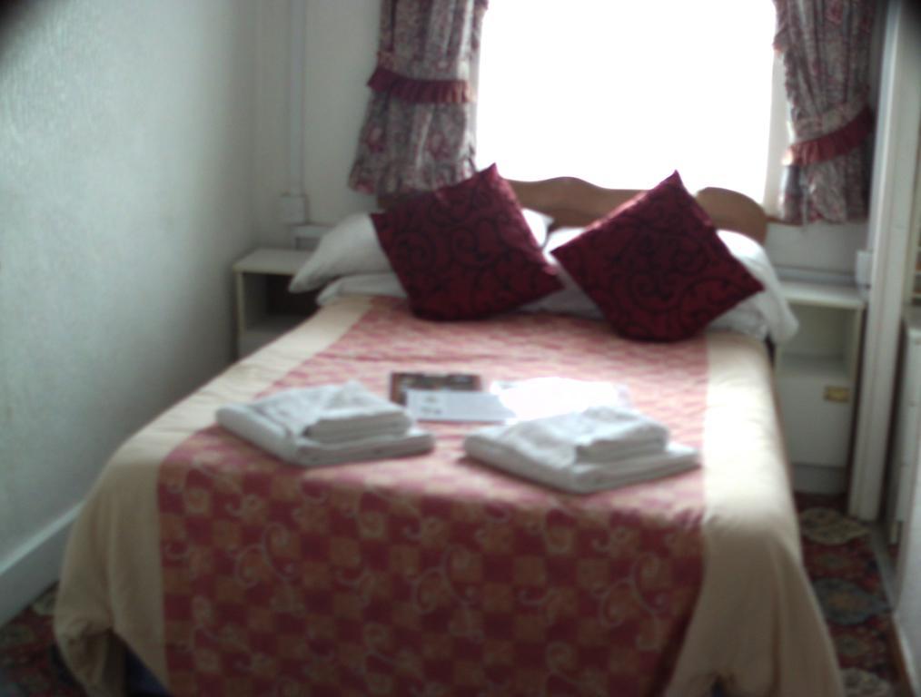 Jollies Hotel — Photos 2